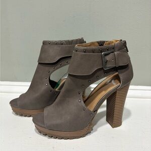 Report Cora Brown Peep-Toe Platform Ankle Boot Sandals- size 7.5